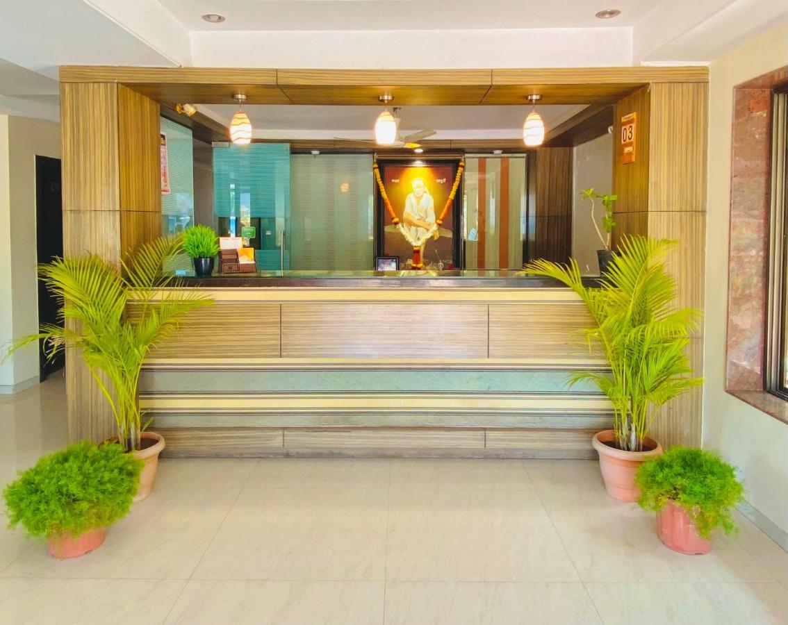 Hotel Sai Gurusthan Ширди Екстериор снимка